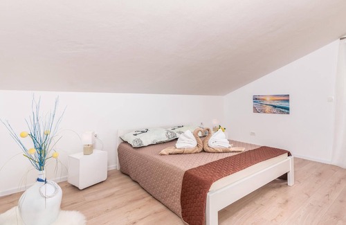 Poljica Apartment | In the small village of Nenadi.