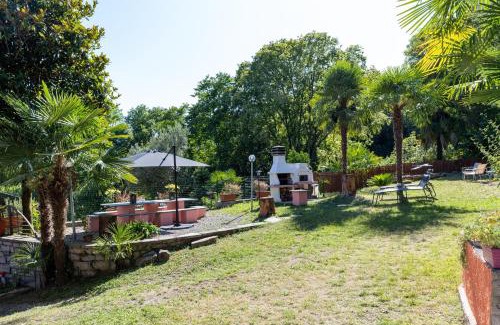 Azzano House | Ina's Lake Garden Nicolas Suite