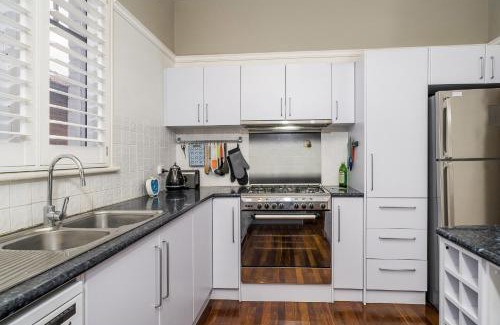 Kensington House | Incredible 3-Bed Renovated Home with Huge Garden