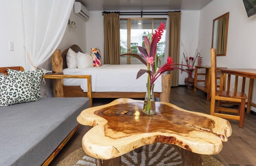 Manuel Antonio Hotel | Incredible Deluxe King Vacation Rental Near Manuel Antonio National Park!n