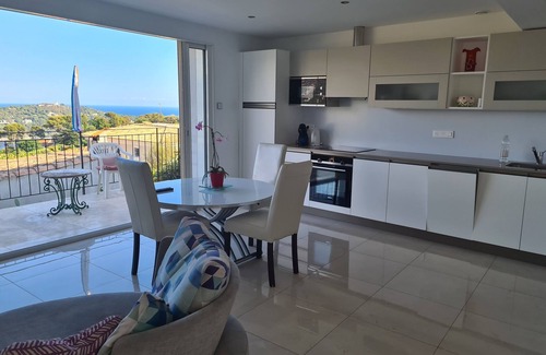 Mont Boron House | independent accommodation with exceptional sea view