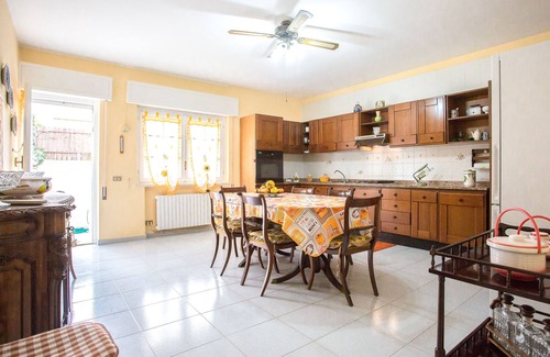 Mondello Villa | independent villa located a few minutes walk from the beach in quiet area