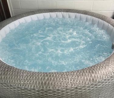 Southeast Houston House | Indoor Heated Pool, Hot Tub and Steam Room