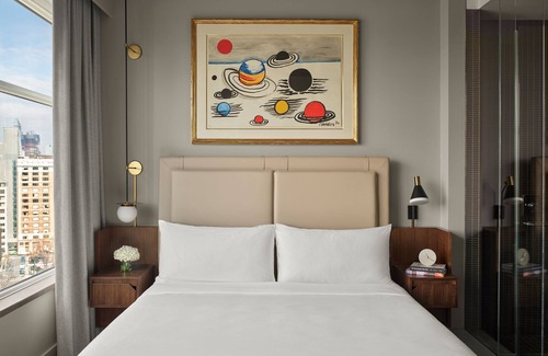 SoHo Hotel | Indulge in Home-Like Comfort! Rooftop Pool, Pets Allowed, Near Brooklyn Bridge