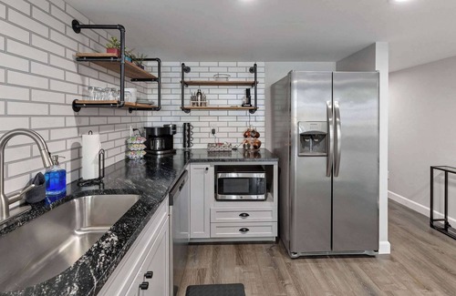 Barths Apartment | Industrial-Chic Loft | King Bed & Natural Light!