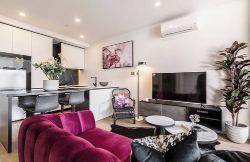 Richmond Apartment | Industrial Glam Apt in Melbourne's Coolest Suburb