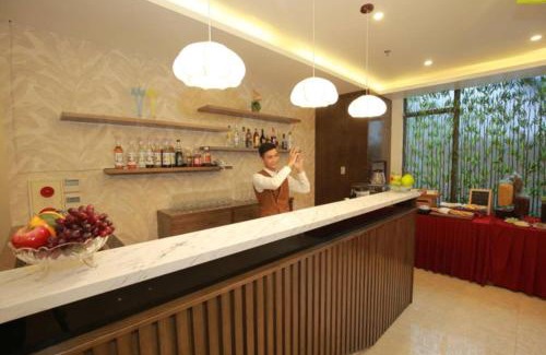 Dich Vong Hau Hotel | Inearth Hotel - 华夏商务酒店