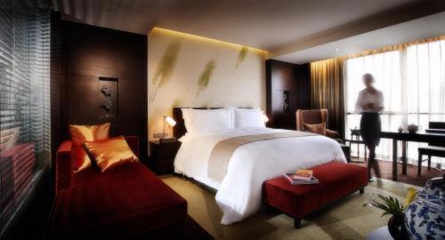 Olympic Village Hotel | InterContinental Beijing Beichen by IHG l Walking Distance to Bird's Nest & Water Cube & Metro Station l Interconnected with China National Convention Center l Award-winning Club Lounge with Mixologist l Direct Metro Line to Wangfujing
