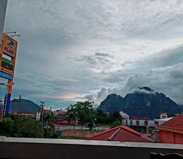 Vang Vieng Hotel | Inthavong Hotel/Guest House