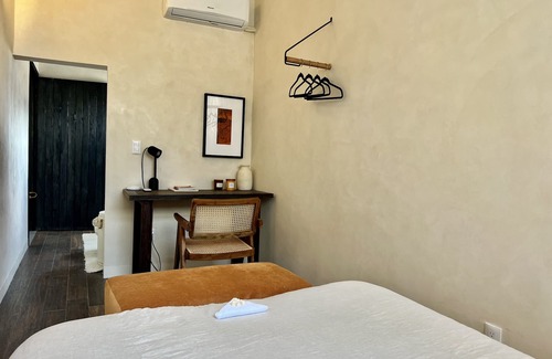 La Cruz Hotel | Intima Suite en la mejor calle de Queretaro centro