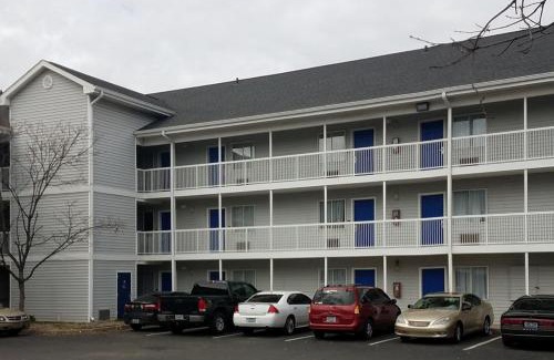 Buechel Hotel | InTown Suites Extended Stay Louisville KY - Airport