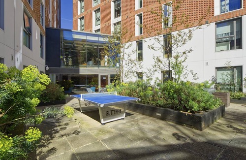 Ravenscourt Park Apartment | Inviting Student Studio Minutes from City Centre