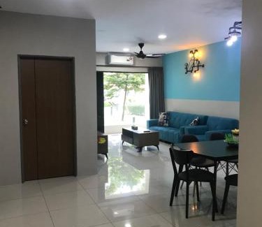Kampung Kuala Pari House | Ipoh Manhattan TSL Pool View Water Park Homestay!