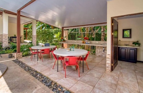 Cocles Apartment | Irene~A/C~Pool~Great Internet~Punta Cocles Beach