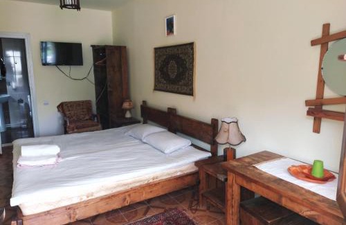 Alaverdi Bed & Breakfast | IRIS B&B in DEBED CANYON