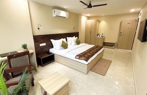 Kalkaji Hotel | Iris Suites Kalkaji