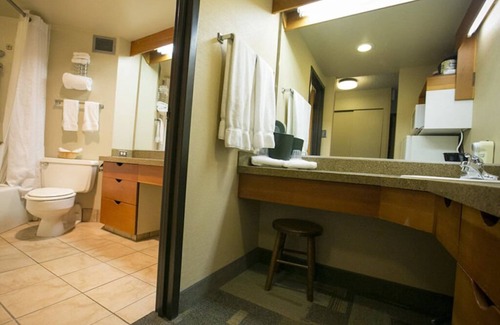 Salt Lake Mountain Resorts Hotel | Iron Blosam steps away from skiing/boarding! Unit 602 Avail Jan. 10-17, 2026