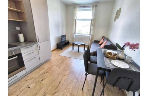 Smichov Apartment | Isabel's Suites 2