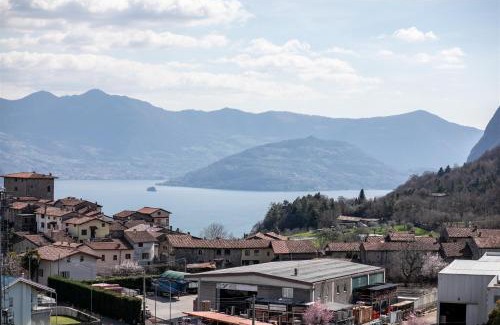 Solto Collina Apartment | IseoLakeRental - Appartamento Iris