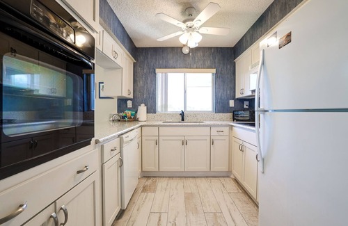 Sanibel Condo | Island Beach Club #P3B is a 2/2 vacation rental on Sanibel Island!