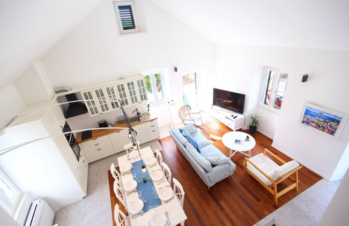 Sutivan House | Island stonehouse villa on the Adriatic