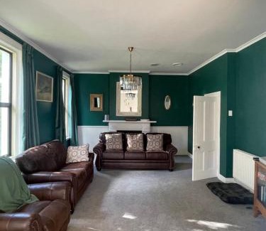 Lawrence Villa | Islay House - stylish villa in historic Lawrence