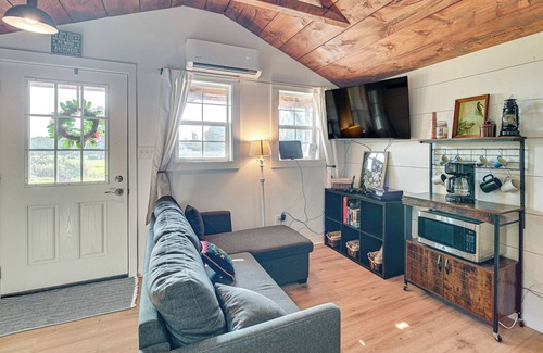 Isle La Motte Cabin | Isle La Motte Cabin ~ 3 Mi to Lake Champlain!