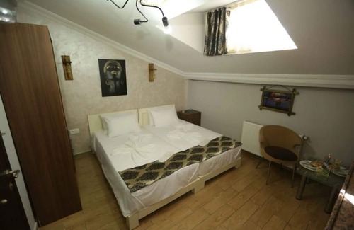 Gumussuyu Mahallesi House | ISTANBYL-Double bedroom 1