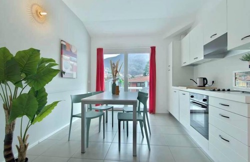 Maccagno Apartment | Golfo Gabella penthouse apartment with pool