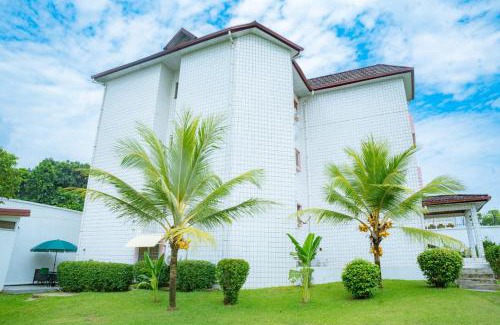 Douala Apartment | J Bona, Tropical Elegance
