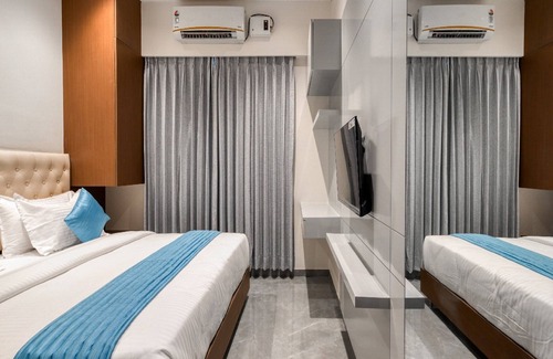 Peelamedu Hotel | J Square Inn