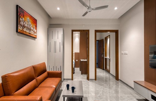 Peelamedu Hotel | J Square Inn