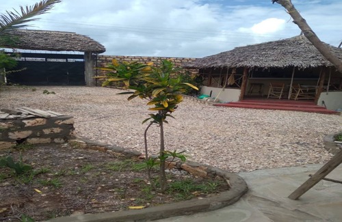Gede Villa | Jacaranda Beachfront villa Watamu