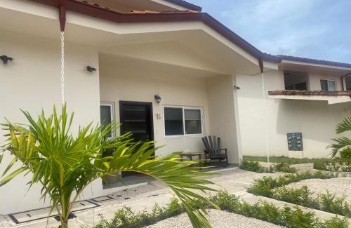 Villarreal House | Jacarandas #16, 5 min tamarindo