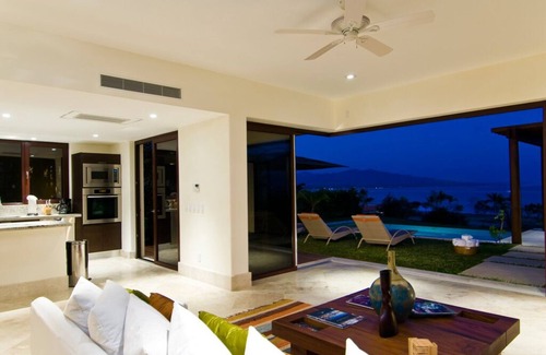 Emiliano Zapata Condo | Jade, Porta Fortuna by Personal Villas - Fronting Banderas Bay with Ocean Views