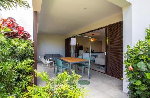 Willemstad Apartment | Jan Sofat LUX A8