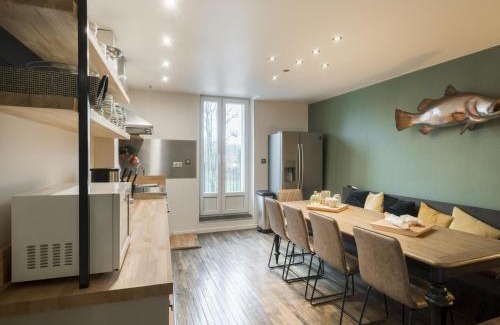 Dun-sur-Meuse House | Jane Austen Lake Retreat