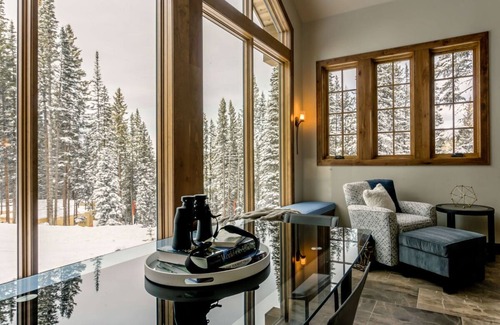 Winter Park House | Jane's Ski Chalet | Luxury Mountain Mansion | Sleeps 17 | Modern Decor | Private Hot Tub