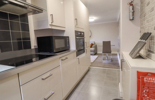 Lytham St. Anne's Cottage | JASMINE COTTAGE, pet friendly, with a garden in Lytham St. Annes