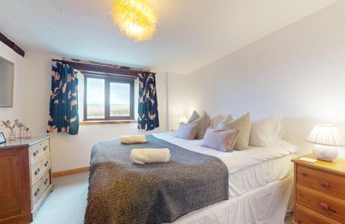 Hawkridge House | Jasper and Smiddy - joint booking