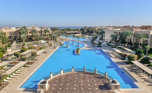 Village Road Resort | JAZ Aquamarine