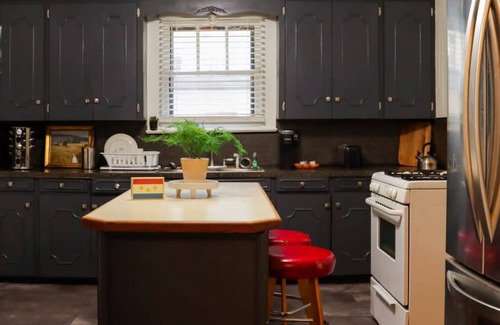 Freetown - Port Rico House | Jefferson Home Room 1