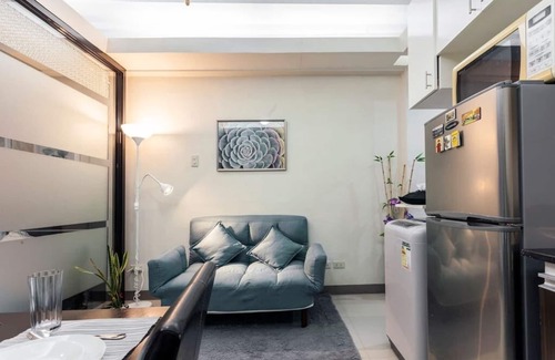 Moonwalk Condo | Jen's Comfy Home