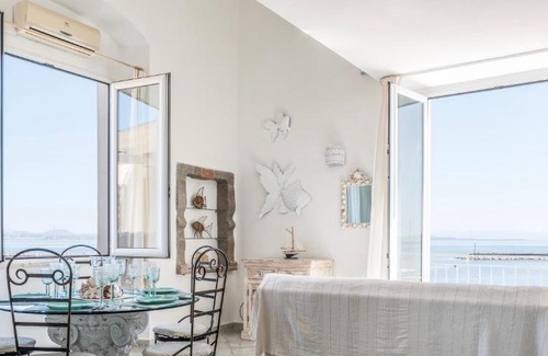 Carloforte Apartment | ⭑ ⭑ ⭑ ⭑ ⭑ Jewel on the seafront promenade