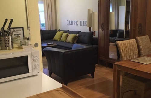 Am Homburg Apartment | Jewel with private parking space in a perfect location - city, university, bus, train station