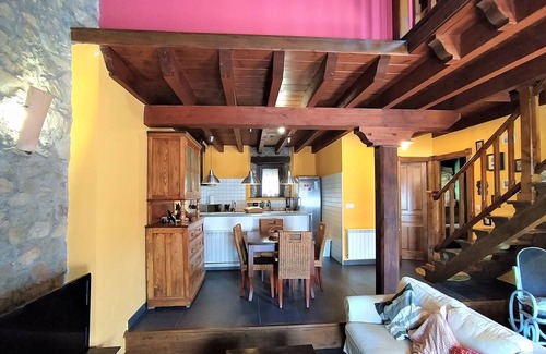 Rozuelo House | Joaquin's work, your refuge in El Bierzo.