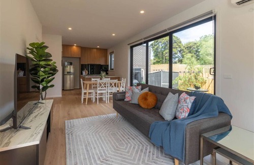 Box Hill South Apartment | Joe-3Bed2Bath New CozyTownhouse