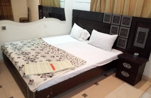 Karachi House | Johar Hill view Guest House