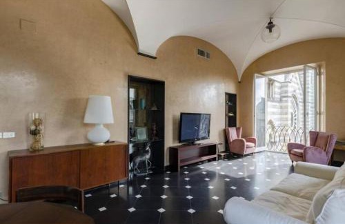 Genoa Historical Centre Apartment | JOIVY Exclusive Flat for 6 near Cathedral of Genoa