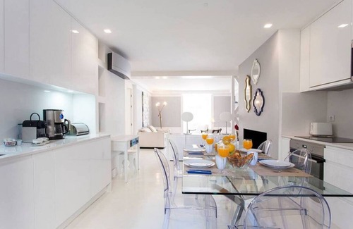 Santa Maria Maior Apartment | JOIVY Gorgeous 2-bed home, 3 mins from Lisbon Cathedral
